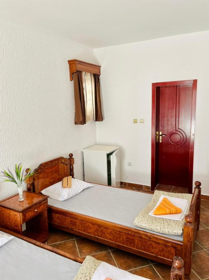 Vila Monte Hotel Budva Bagian luar foto